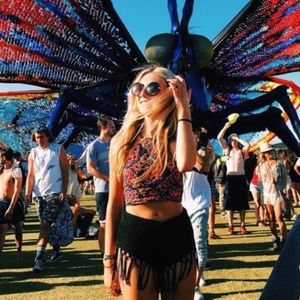 ISO! LOOKING EVERWHERE